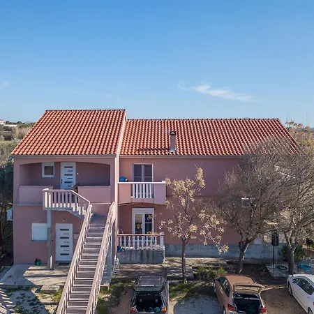 Rubbi, No 3 Apartament Vrsi